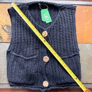 Johnny ueu chunky cable knit bold buttons vest blue xs designer cozy pockets new